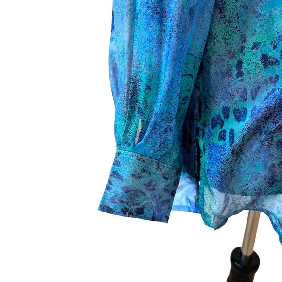 Hilton Hollis Silk Blue Watercolor Top - Picture 2 of 9